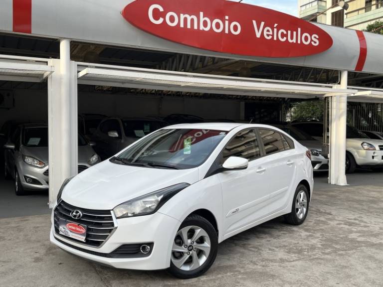 HYUNDAI - HB20S - 2015/2016 - Branca - R$ 62.990,00