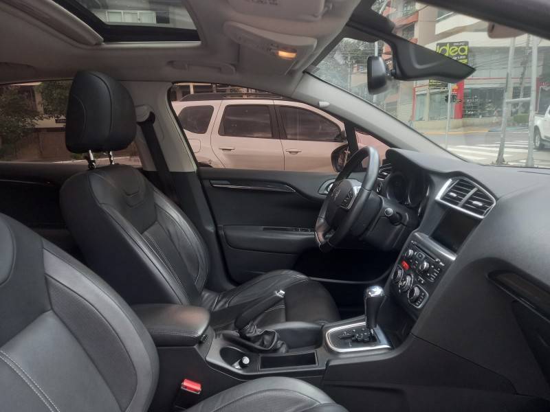 CITROËN - C4 LOUNGE - 2014/2015 - Branca - R$ 49.990,00