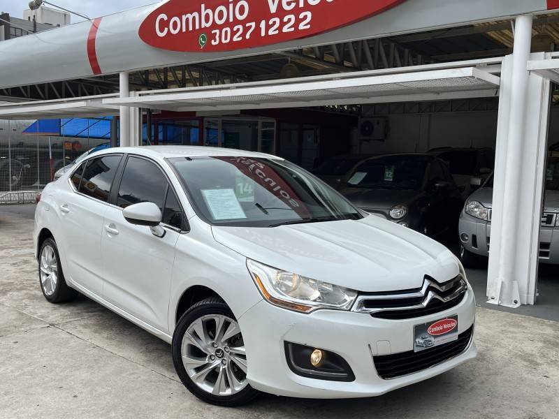 CITROËN - C4 LOUNGE - 2013/2014 - Branca - R$ 48.990,00