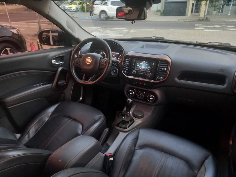 FIAT - TORO - 2018/2018 - Vinho - R$ 99.990,00
