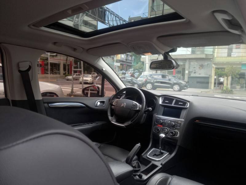 CITROËN - C4 LOUNGE - 2014/2015 - Branca - R$ 49.990,00