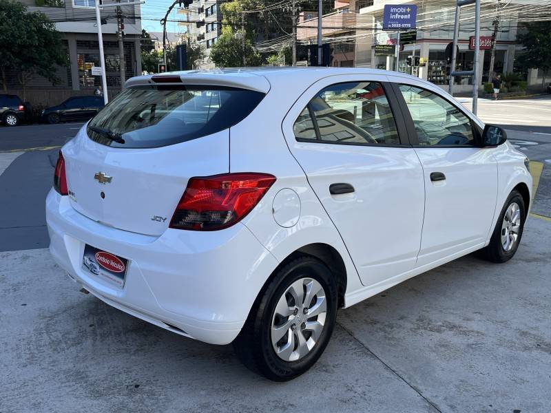 CHEVROLET - ONIX - 2019/2019 - Branca - R$ 52.990,00