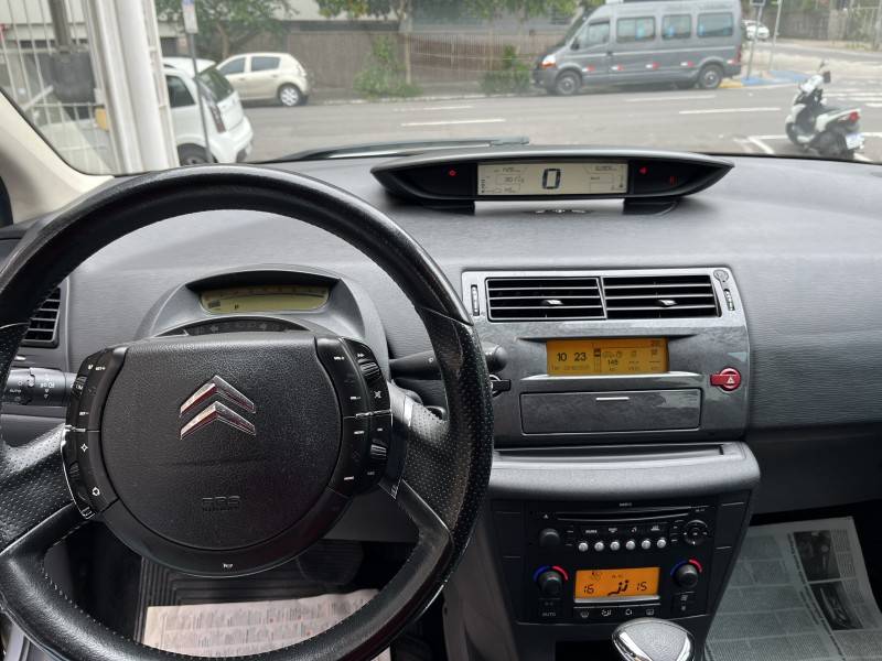 CITROËN - C4 - 2007/2008 - Prata - R$ 31.990,00