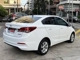 HYUNDAI - HB20S - 2015/2016 - Branca - R$ 62.990,00