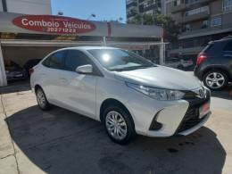 TOYOTA - YARIS - 2022/2023 - Branca - R$ 85.990,00