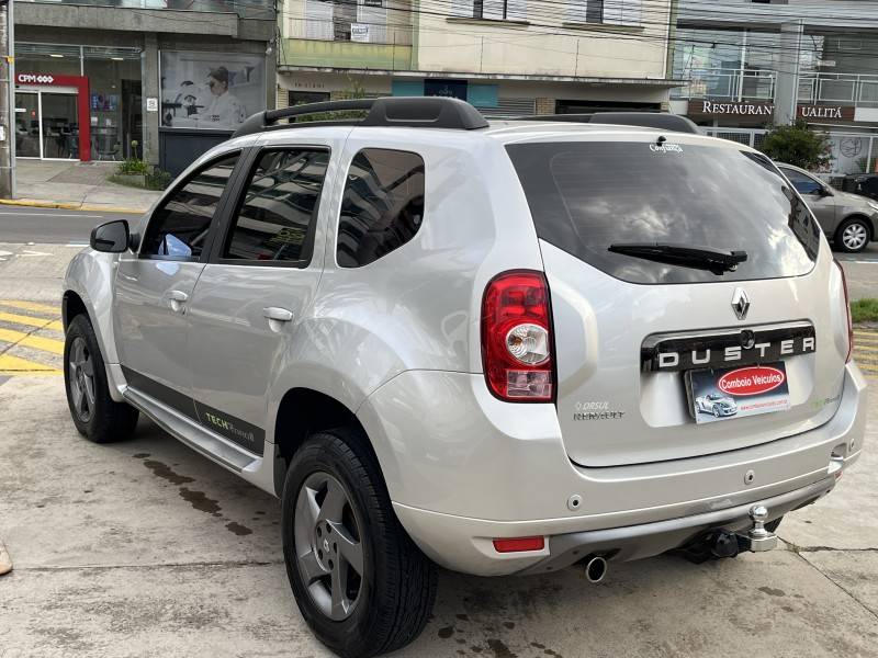 RENAULT - DUSTER - 2013/2014 - Prata - R$ 52.990,00