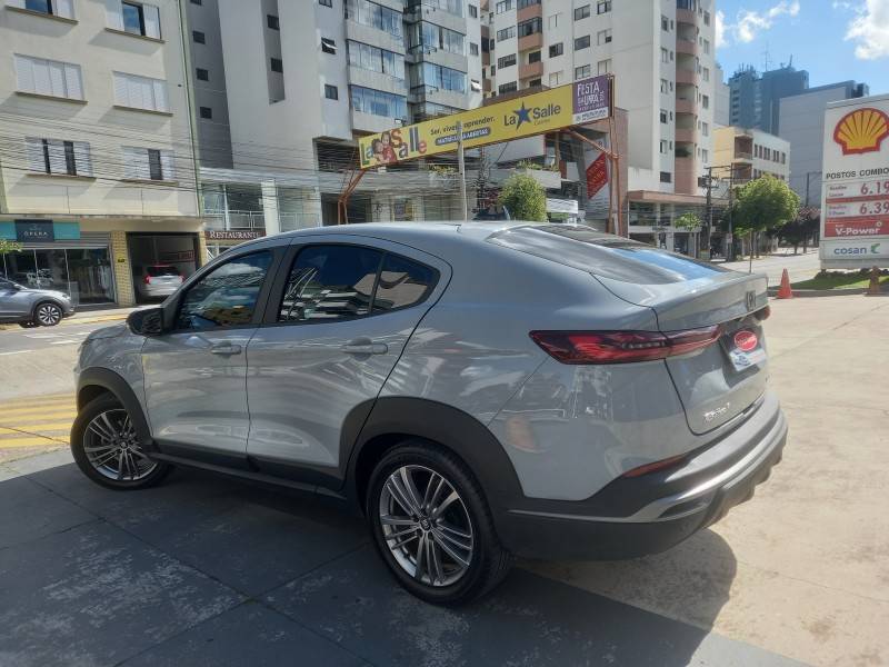 FIAT - FASTBACK - 2024/2025 - Cinza - R$ 109.990,00