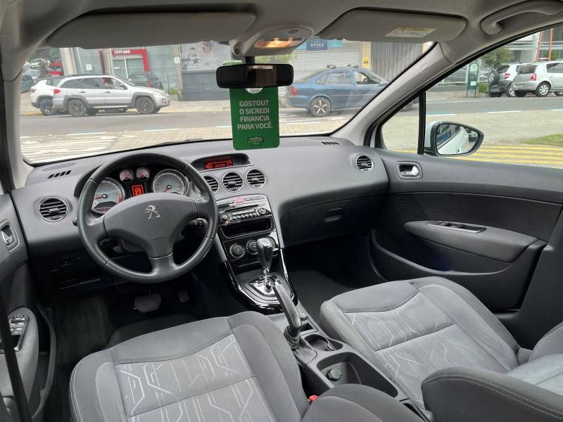 PEUGEOT - 308 - 2018/2019 - Branca - R$ 61.990,00