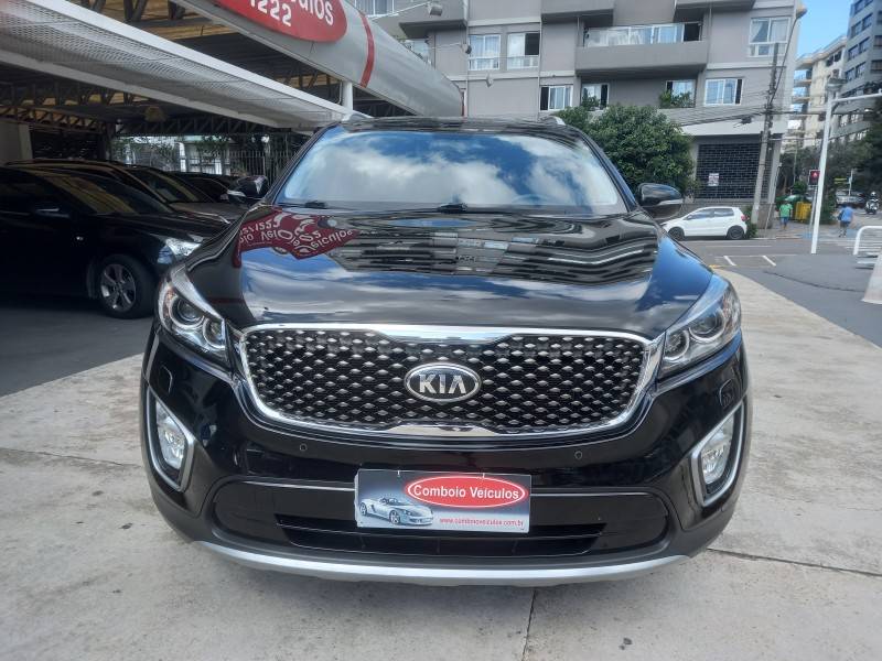 KIA MOTORS - SORENTO - 2015/2016 - Preta - R$ 109.990,00