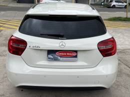 MERCEDES-BENZ - A 200 - 2014/2015 - Branca - R$ 88.990,00