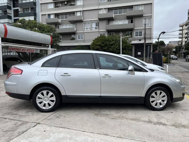 CITROËN - C4 - 2007/2008 - Prata - R$ 31.990,00