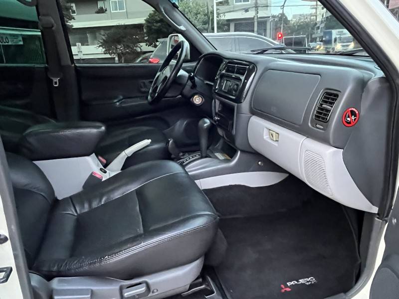 MITSUBISHI - PAJERO SPORT - 2010/2010 - Branca - R$ 73.990,00