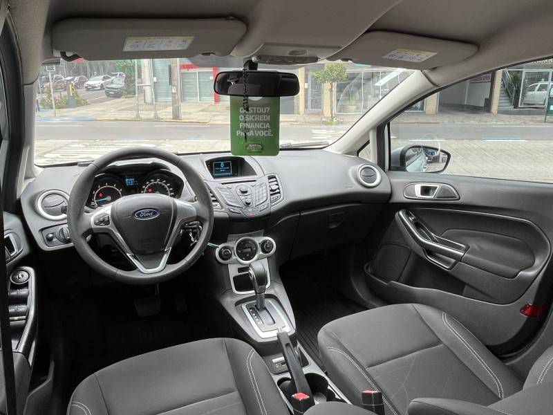 FORD - FIESTA - 2014/2015 - Prata - R$ 47.990,00