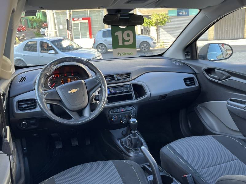 CHEVROLET - ONIX - 2019/2019 - Branca - R$ 50.990,00