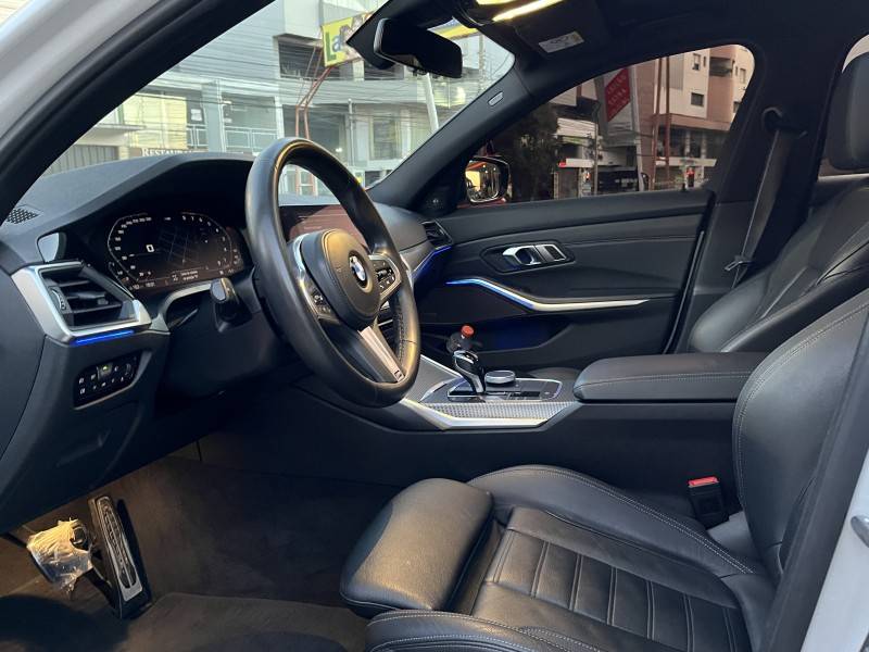 BMW - 320I - 2019/2020 - Branca - R$ 203.990,00