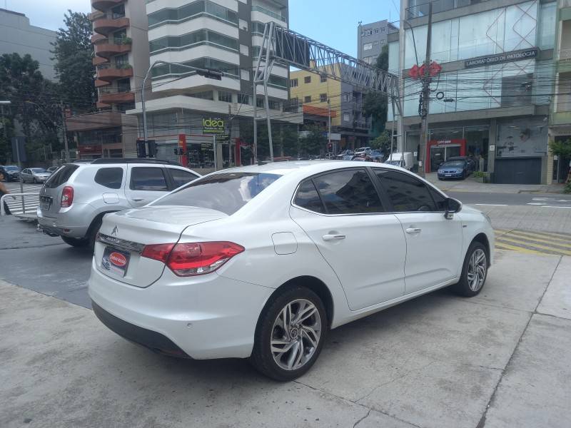 CITROËN - C4 LOUNGE - 2014/2015 - Branca - R$ 49.990,00