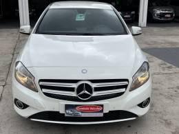 MERCEDES-BENZ - A 200 - 2014/2015 - Branca - R$ 88.990,00