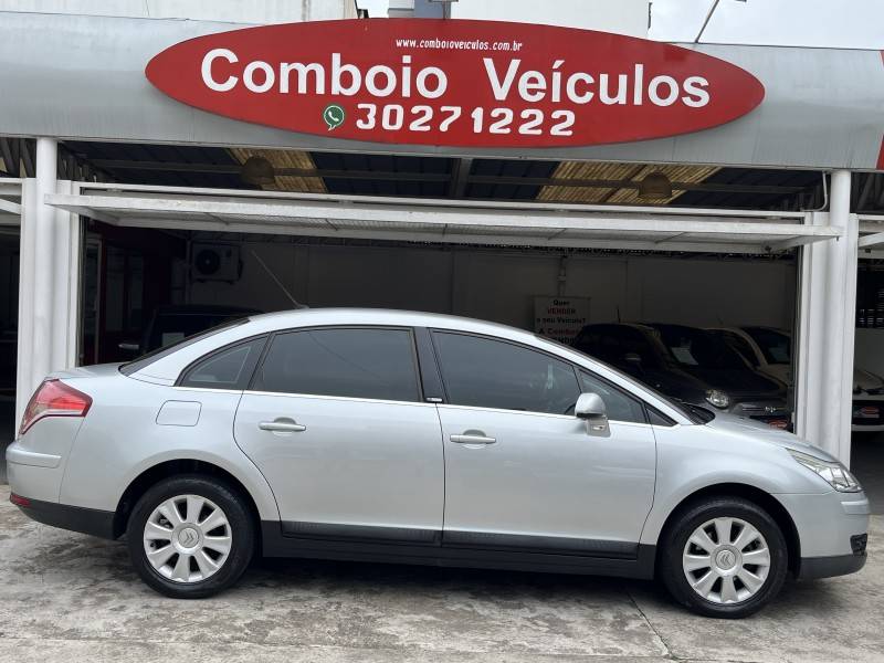 CITROËN - C4 - 2007/2008 - Prata - R$ 31.990,00