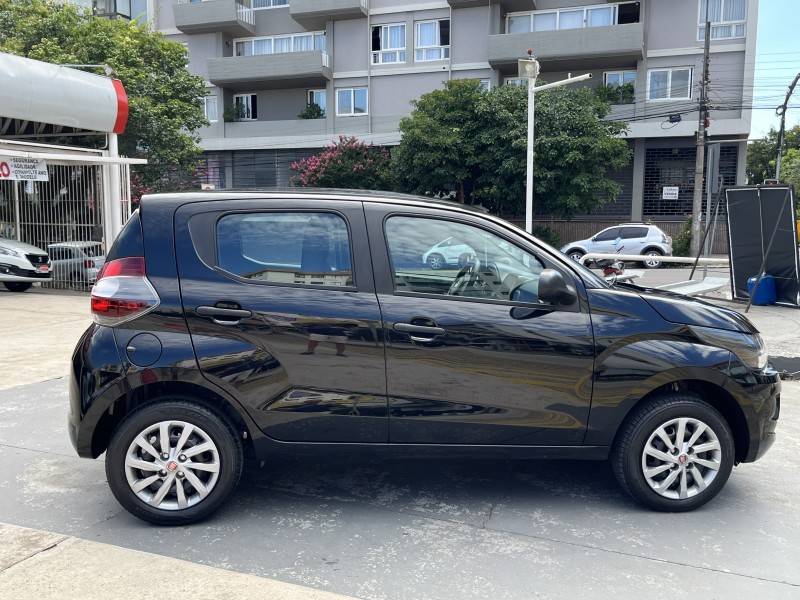 FIAT - MOBI - 2019/2019 - Preta - R$ 44.990,00