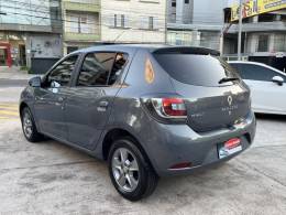 RENAULT - SANDERO - 2017/2018 - Cinza - R$ 40.990,00