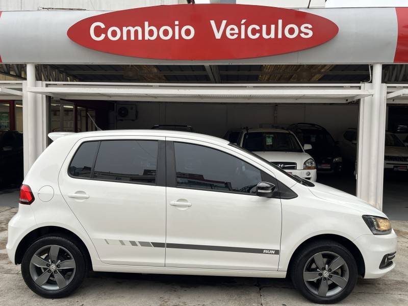 VOLKSWAGEN - FOX - 2016/2017 - Branca - R$ 55.990,00