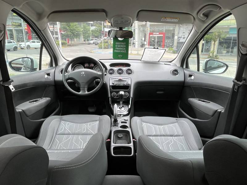 PEUGEOT - 308 - 2018/2019 - Branca - R$ 61.990,00