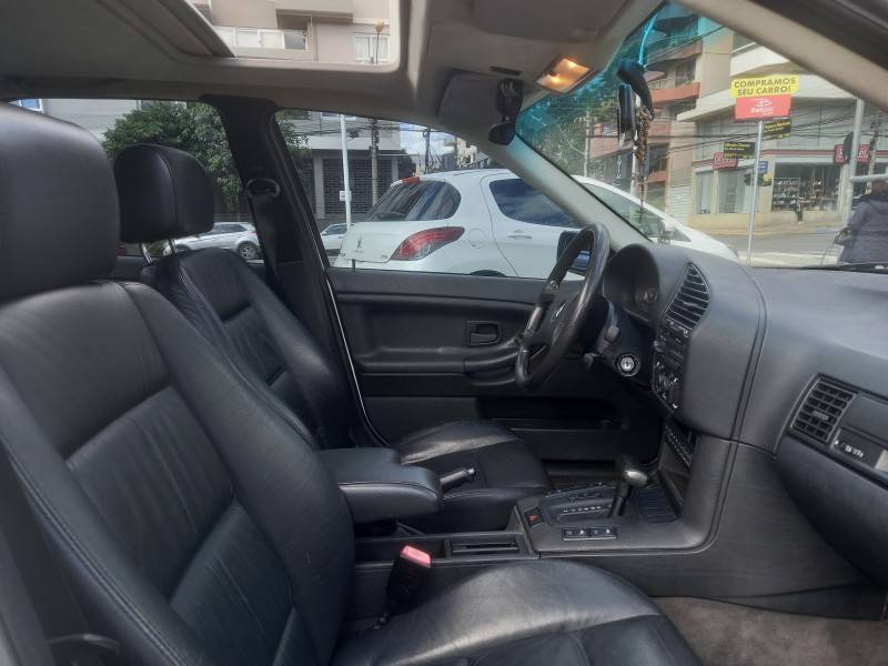 BMW - 325I - 1993/1993 - Branca - R$ 129.990,00