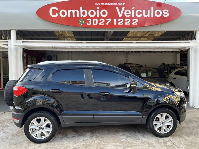 FORD - ECOSPORT - 2012/2013 - Preta - R$ 53.900,00