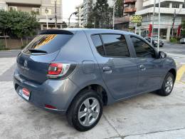 RENAULT - SANDERO - 2017/2018 - Cinza - R$ 40.990,00