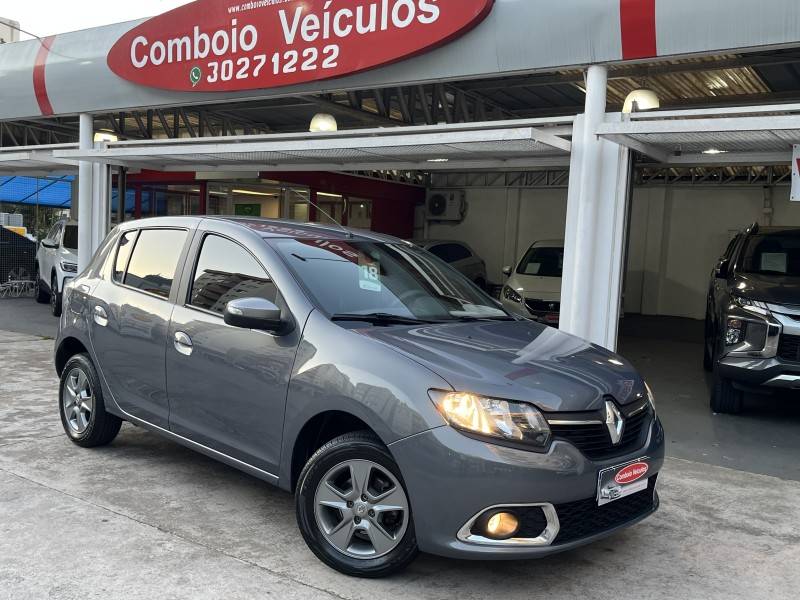 RENAULT - SANDERO - 2017/2018 - Cinza - R$ 40.990,00