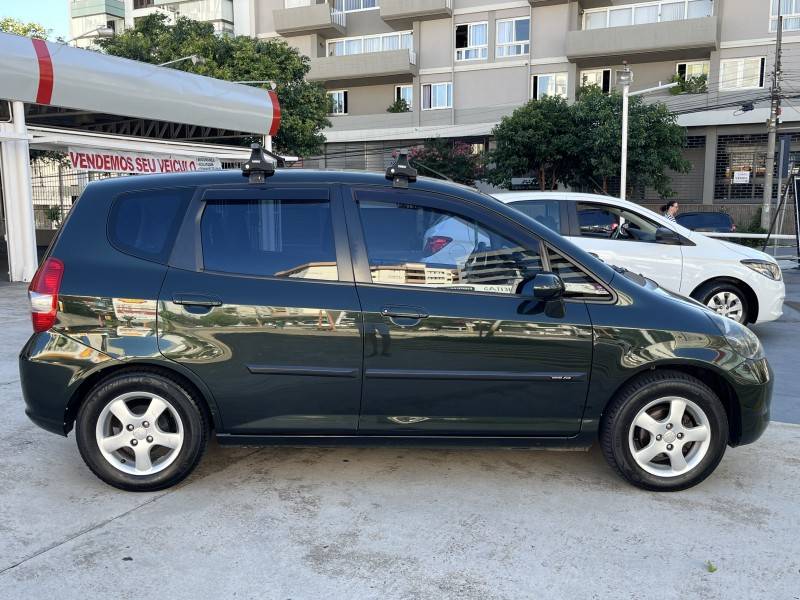 HONDA - FIT - 2004/2005 - Verde - R$ 34.990,00