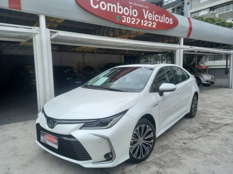 TOYOTA - COROLLA - 2023/2023 - Branca - R$ 157.990,00