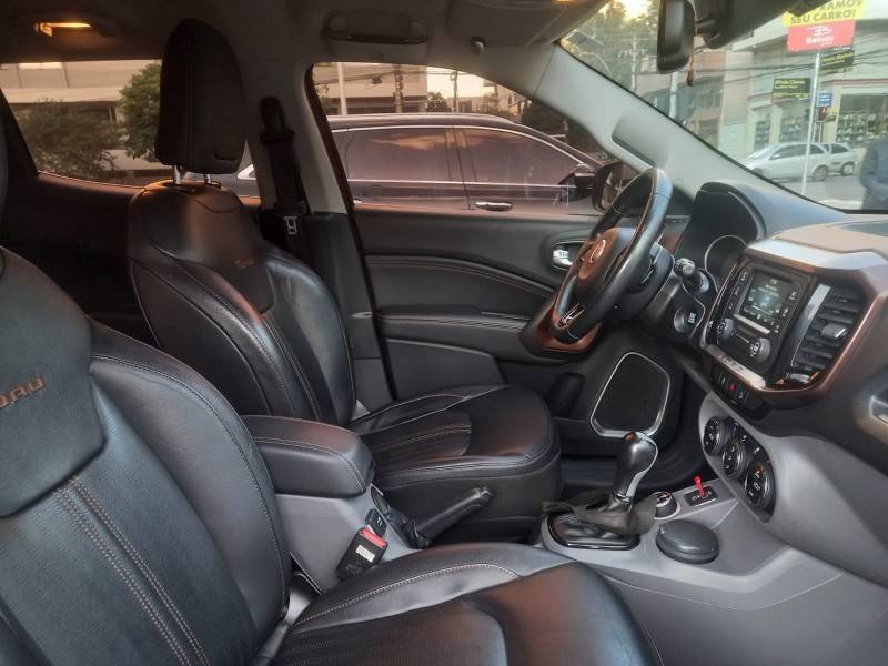 FIAT - TORO - 2018/2018 - Vinho - R$ 99.990,00