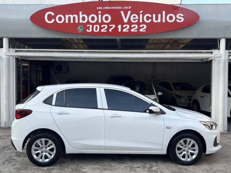 CHEVROLET - ONIX - 2020/2020 - Branca - R$ 65.990,00