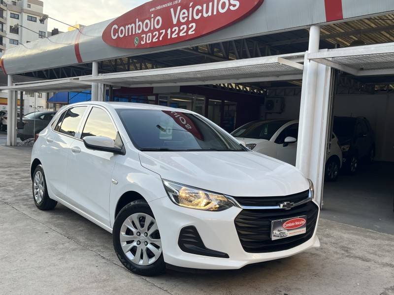 CHEVROLET - ONIX - 2020/2020 - Branca - R$ 65.990,00